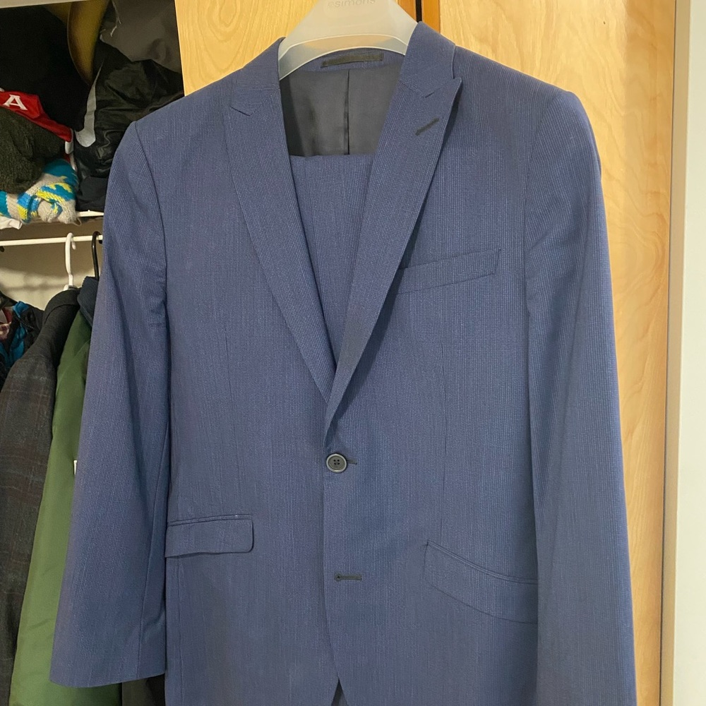 Simons suit